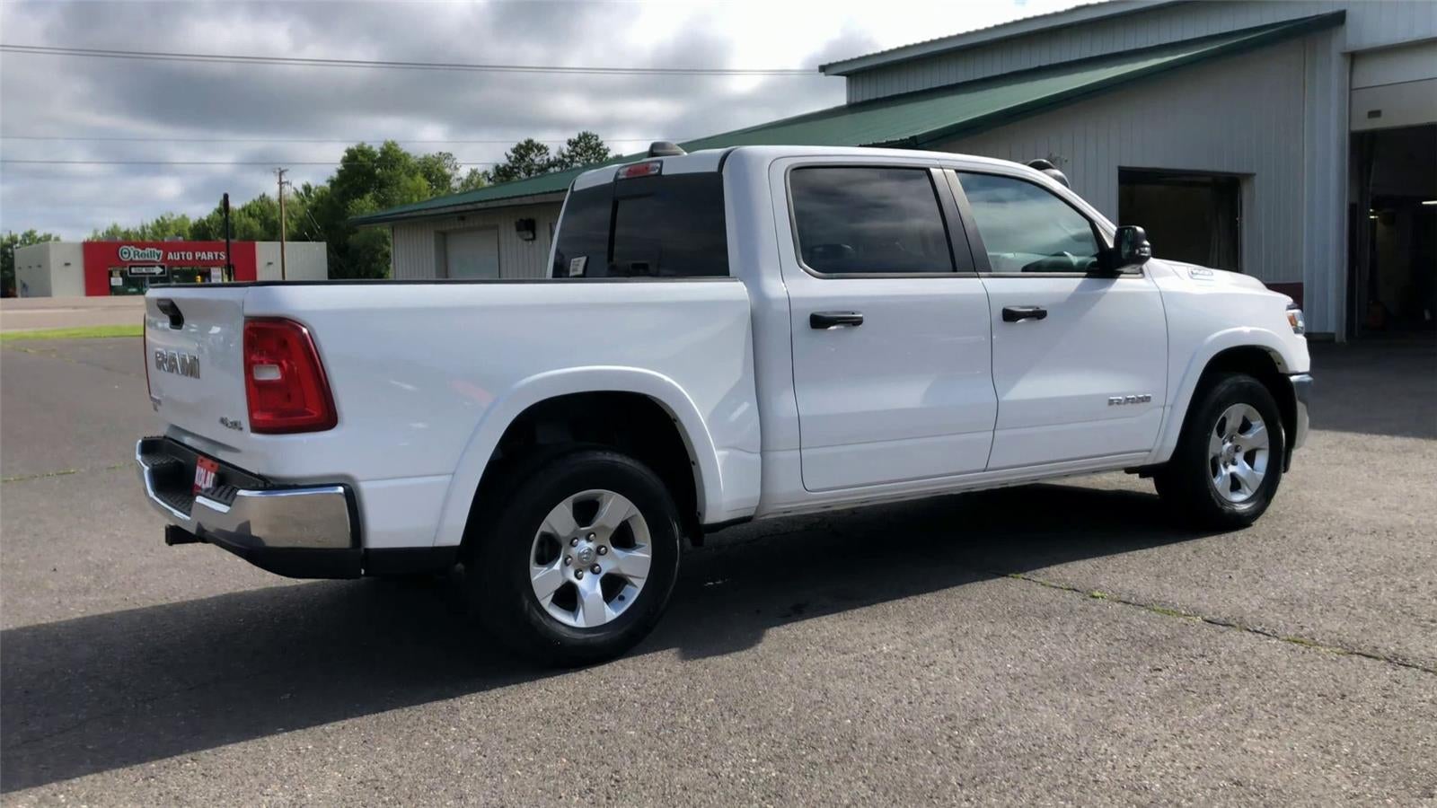 2025 RAM 1500 Big Horn Crew Cab 4x4 5'7" Box