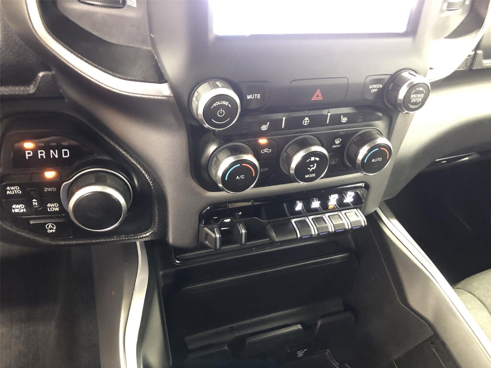2022 RAM 1500 Big Horn Crew Cab 4x4 5'7" Box