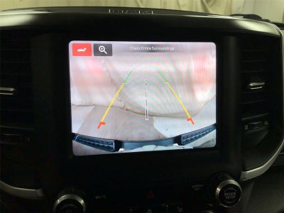 2022 RAM 1500 Big Horn Crew Cab 4x4 5'7" Box