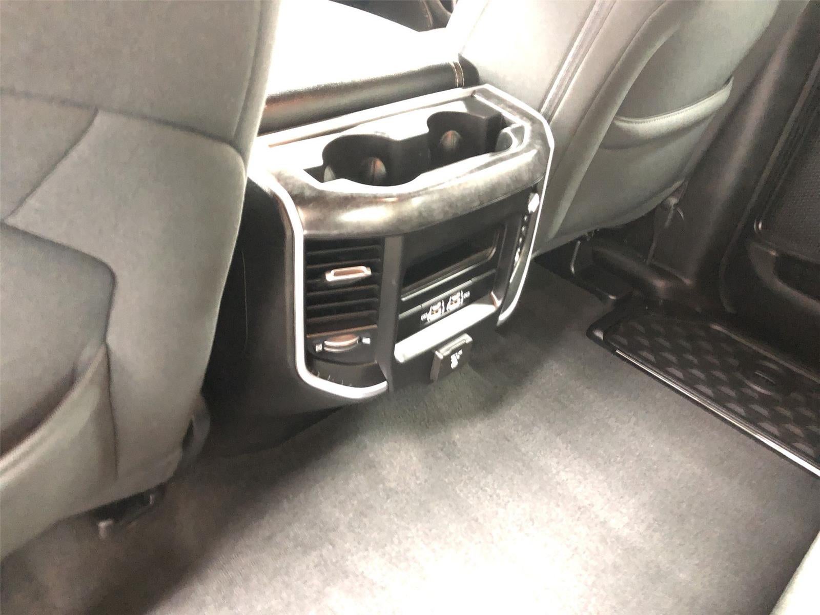 2022 RAM 1500 Big Horn Crew Cab 4x4 5'7" Box