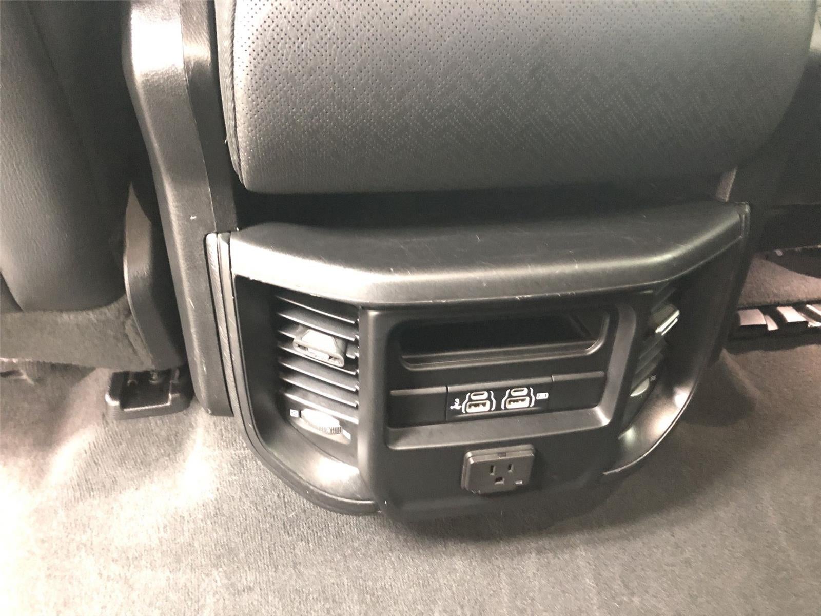 2020 RAM 1500 Laramie Crew Cab 4x4 5'7" Box