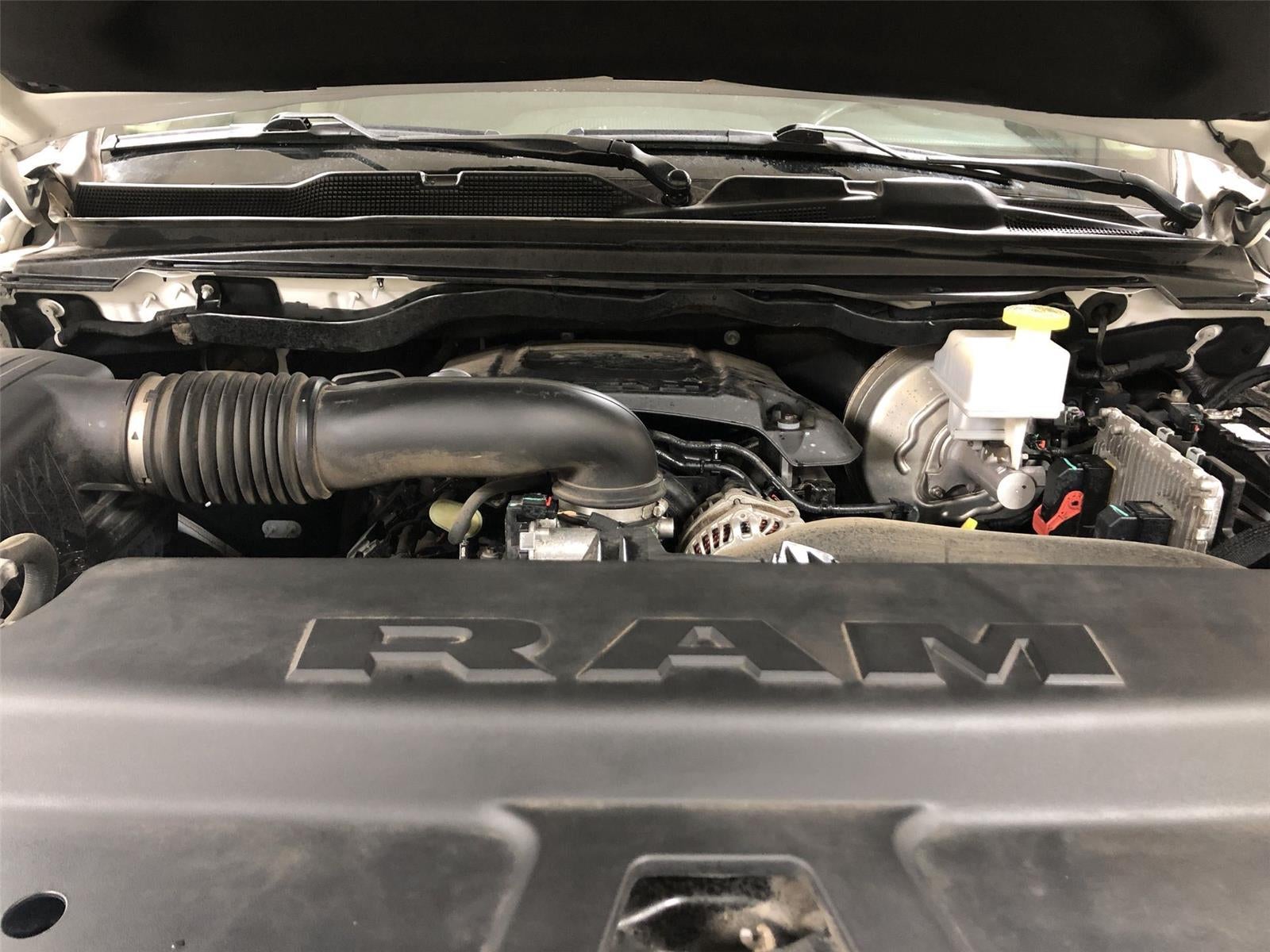 2020 RAM 1500 Laramie Crew Cab 4x4 5'7" Box