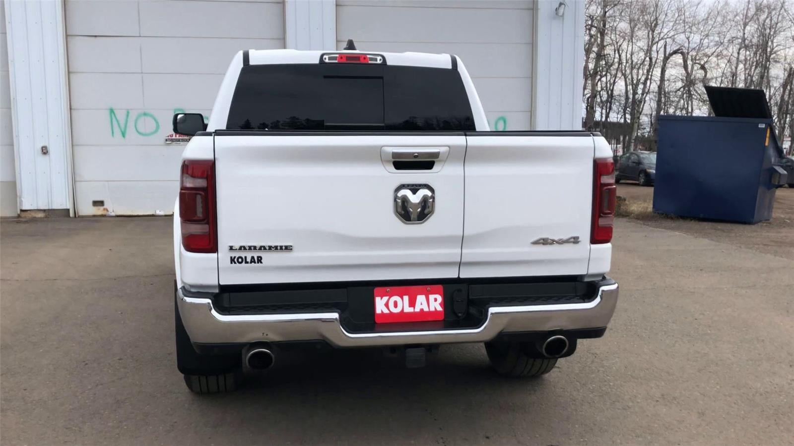 2020 RAM 1500 Laramie Crew Cab 4x4 5'7" Box