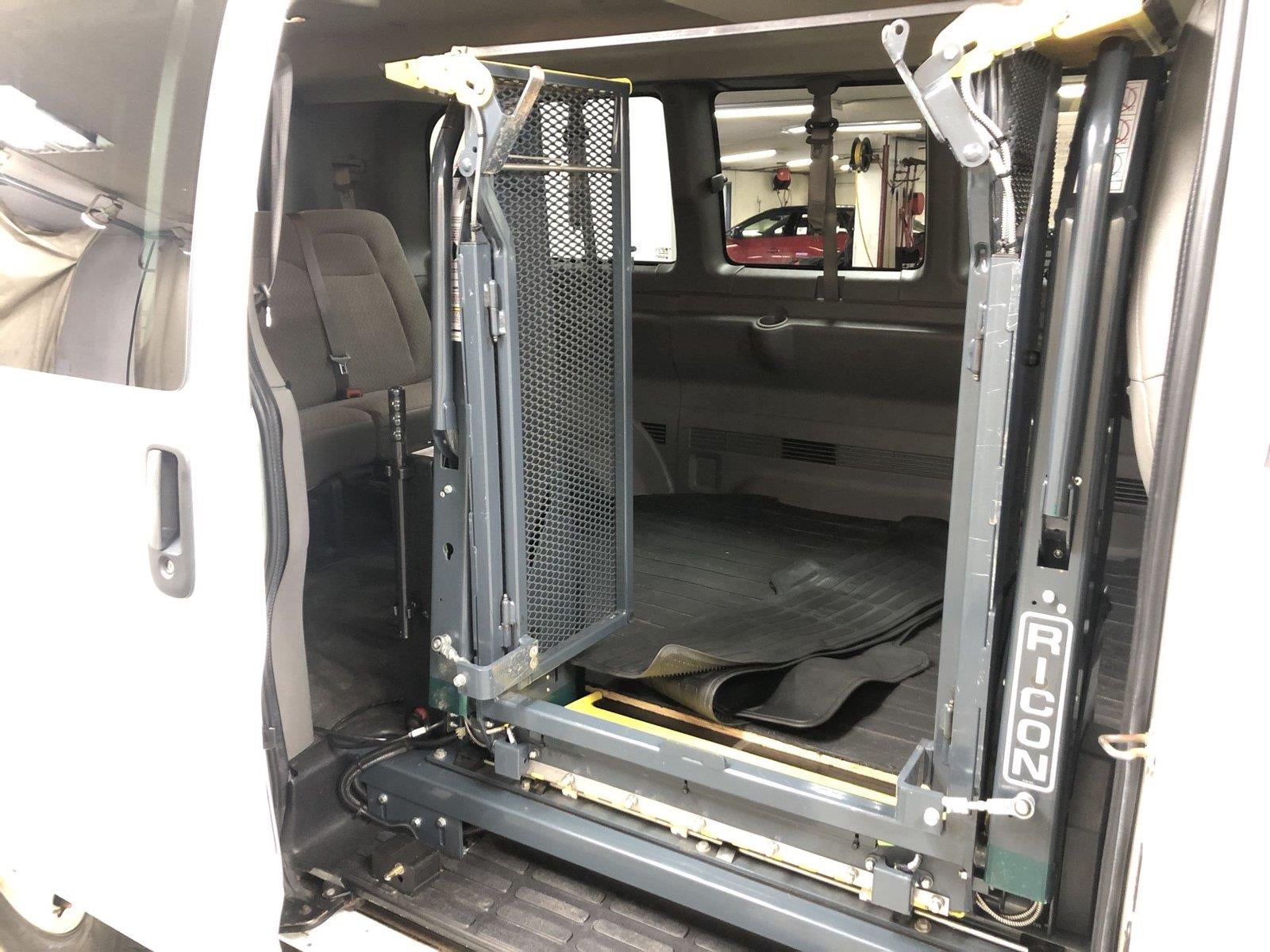 2018 Chevrolet Express Passenger 3500 LT