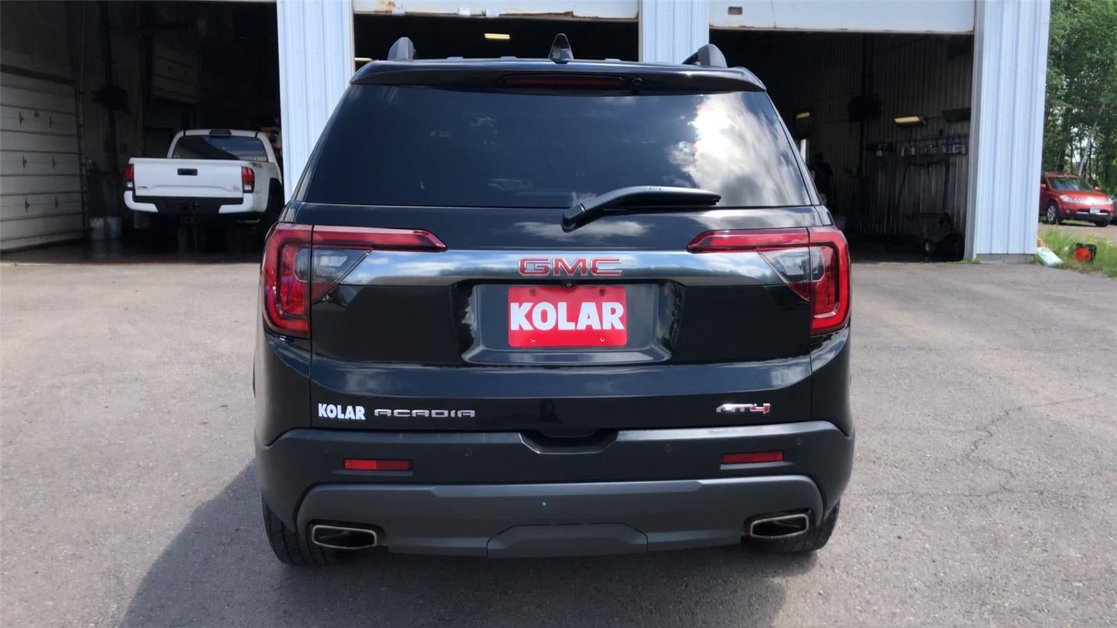 2023 GMC Acadia AT4