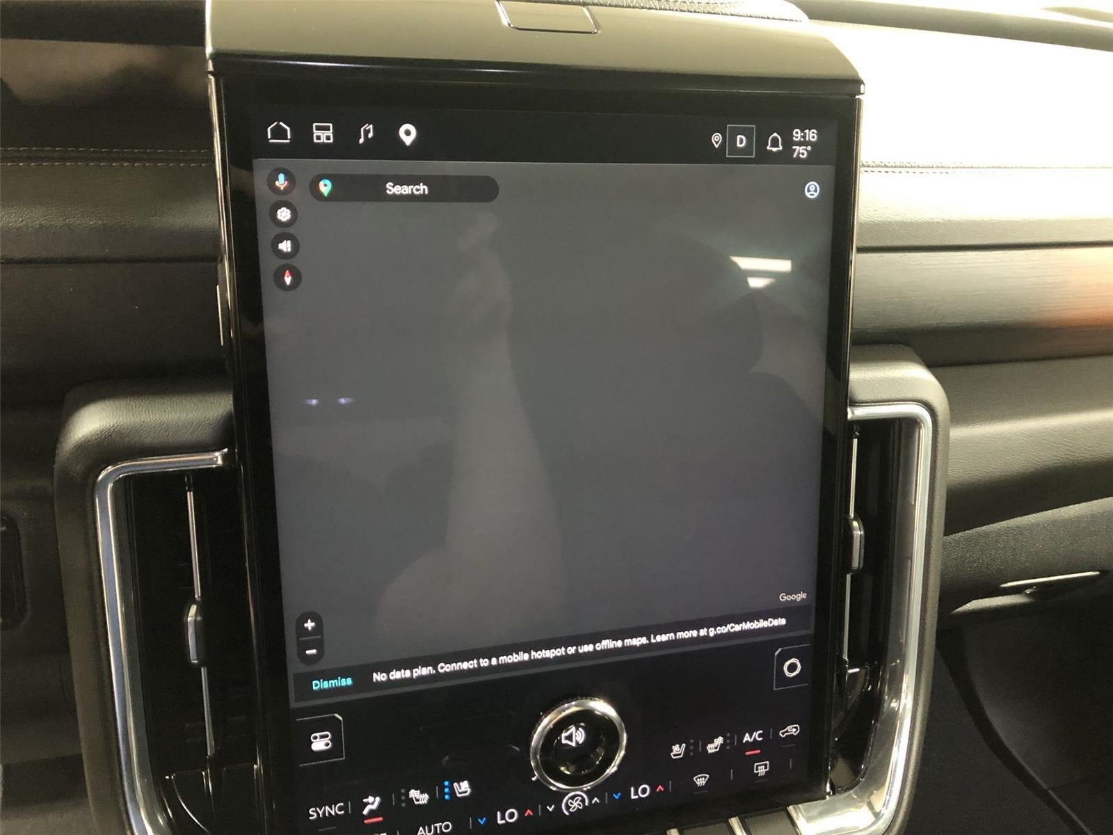 2025 GMC Yukon Denali - Photo 14