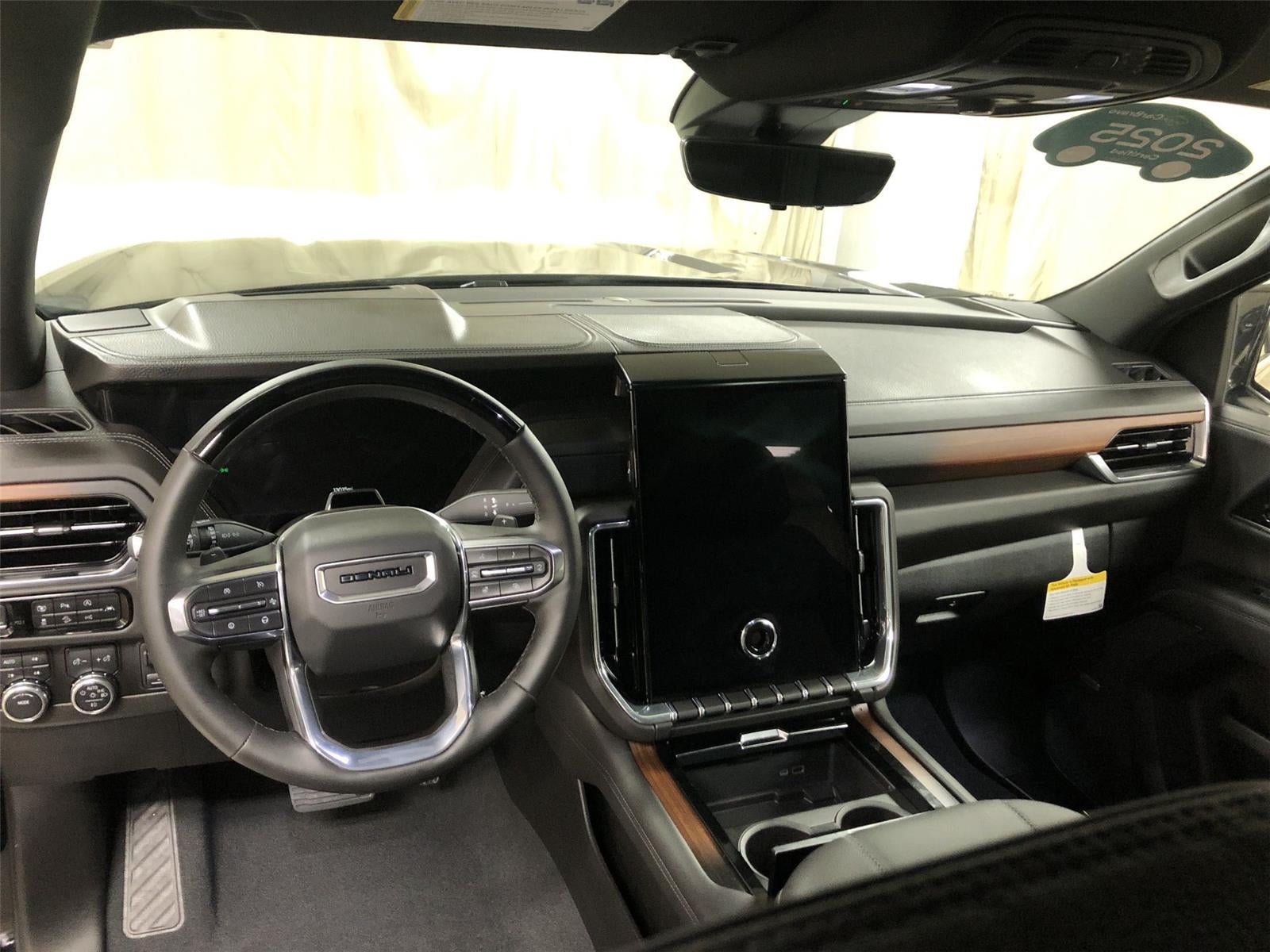 2025 GMC Yukon Denali - Photo 20