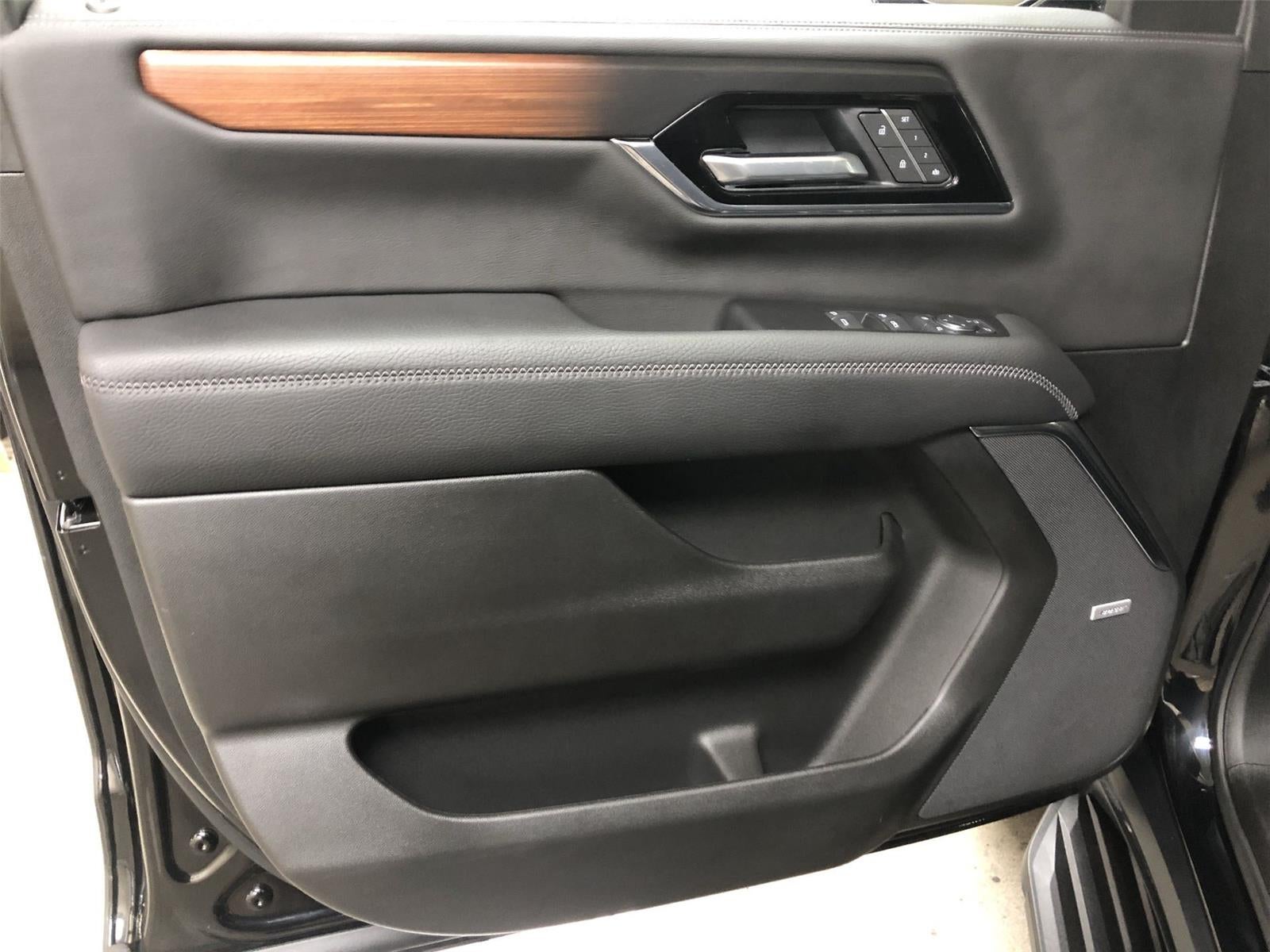 2025 GMC Yukon Denali - Photo 21