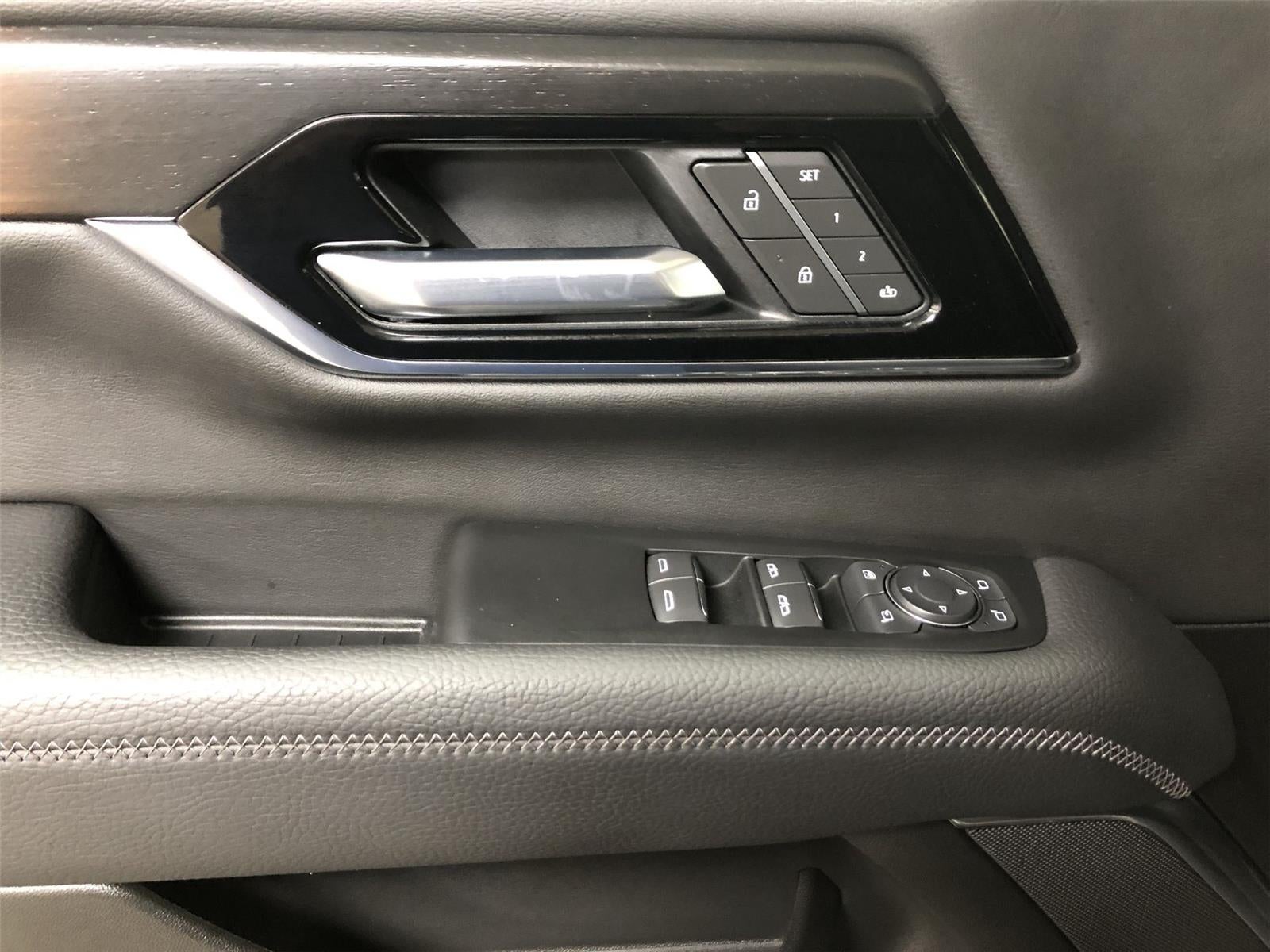 2025 GMC Yukon Denali - Photo 22