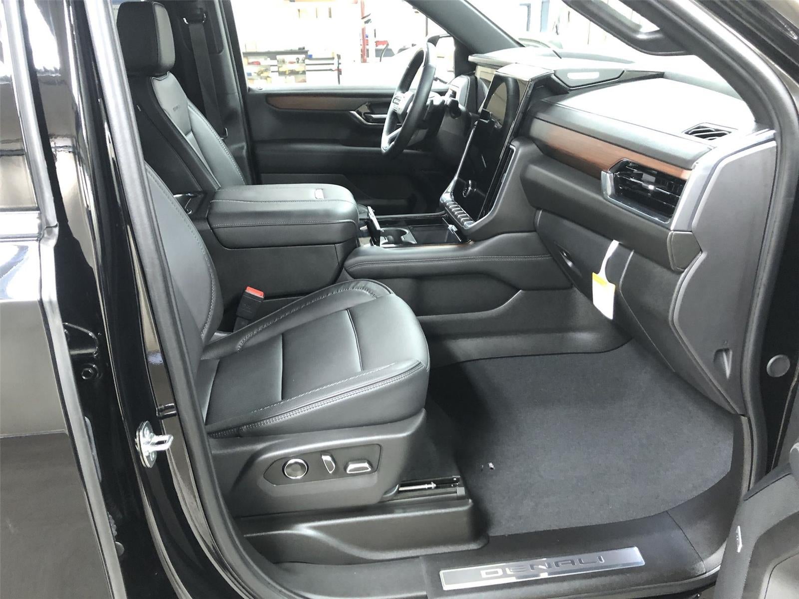 2025 GMC Yukon Denali - Photo 27