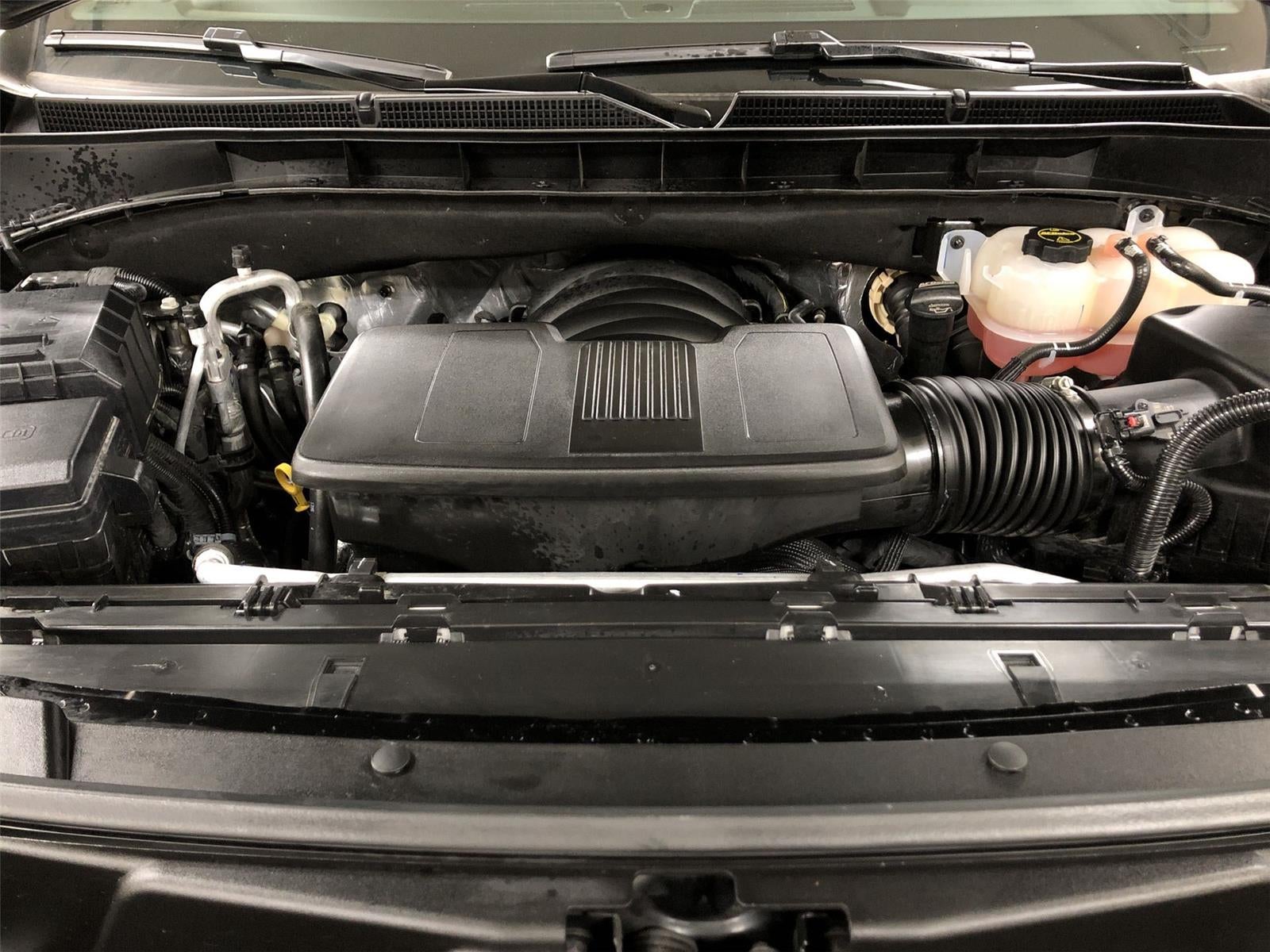 2025 GMC Yukon Denali - Photo 29