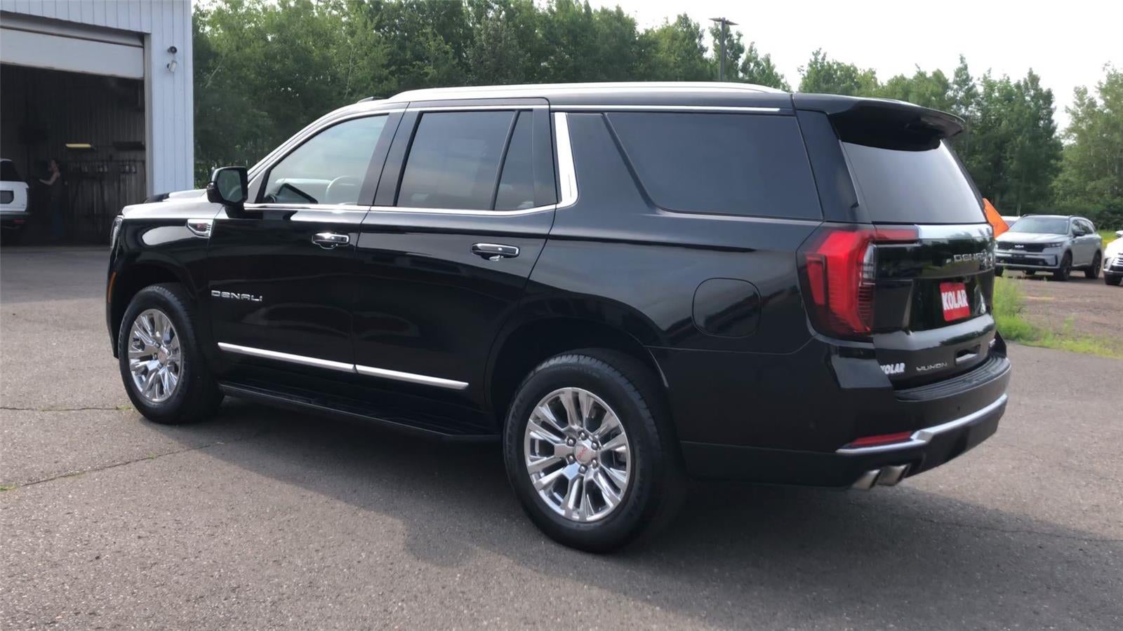 2025 GMC Yukon Denali - Photo 6