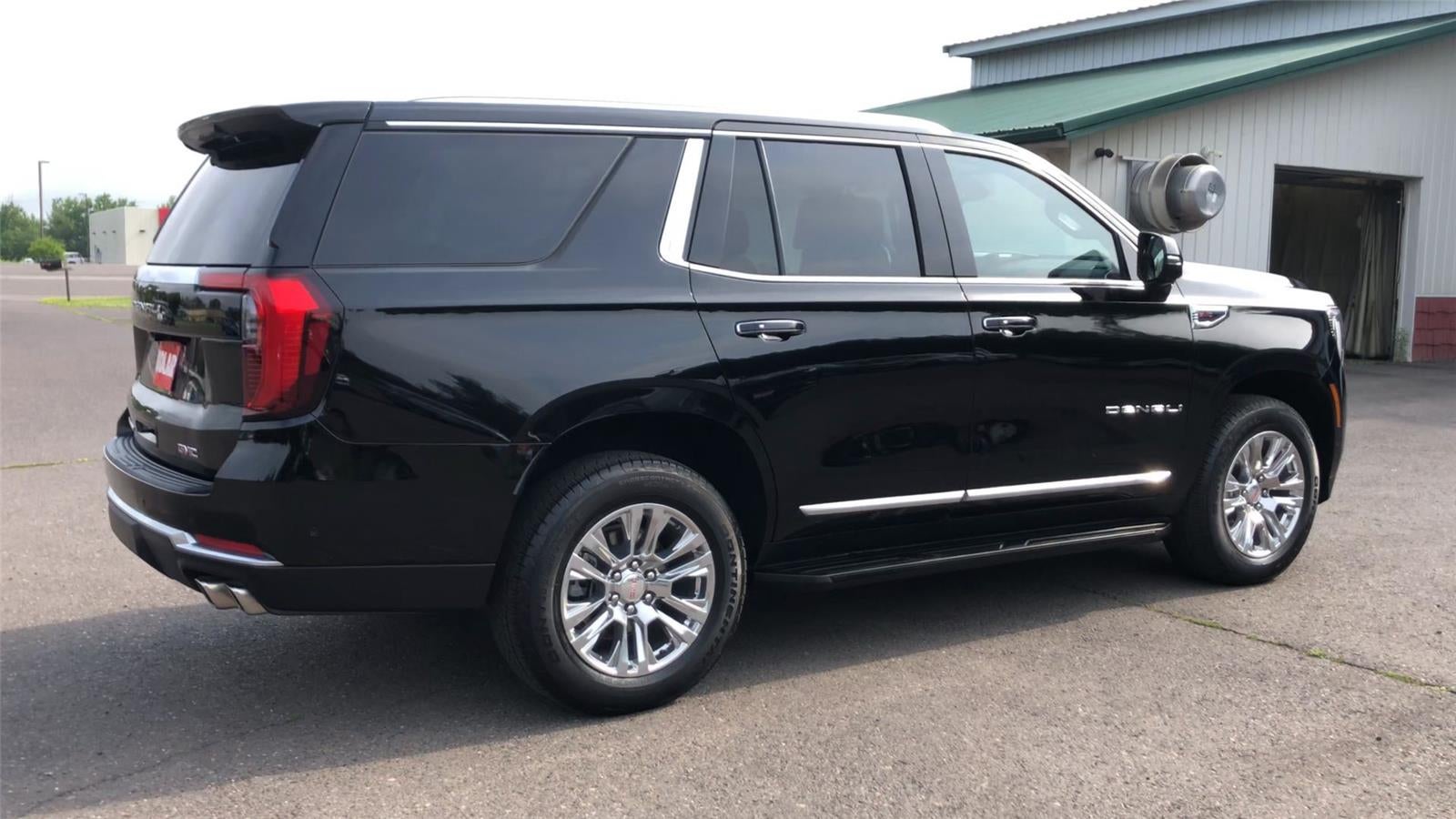 2025 GMC Yukon Denali - Photo 8