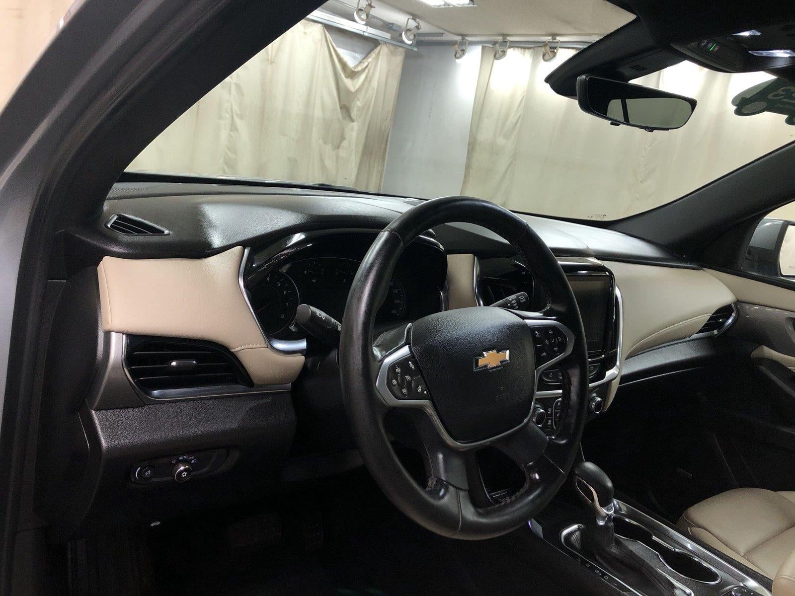 2023 Chevrolet Traverse LT Leather