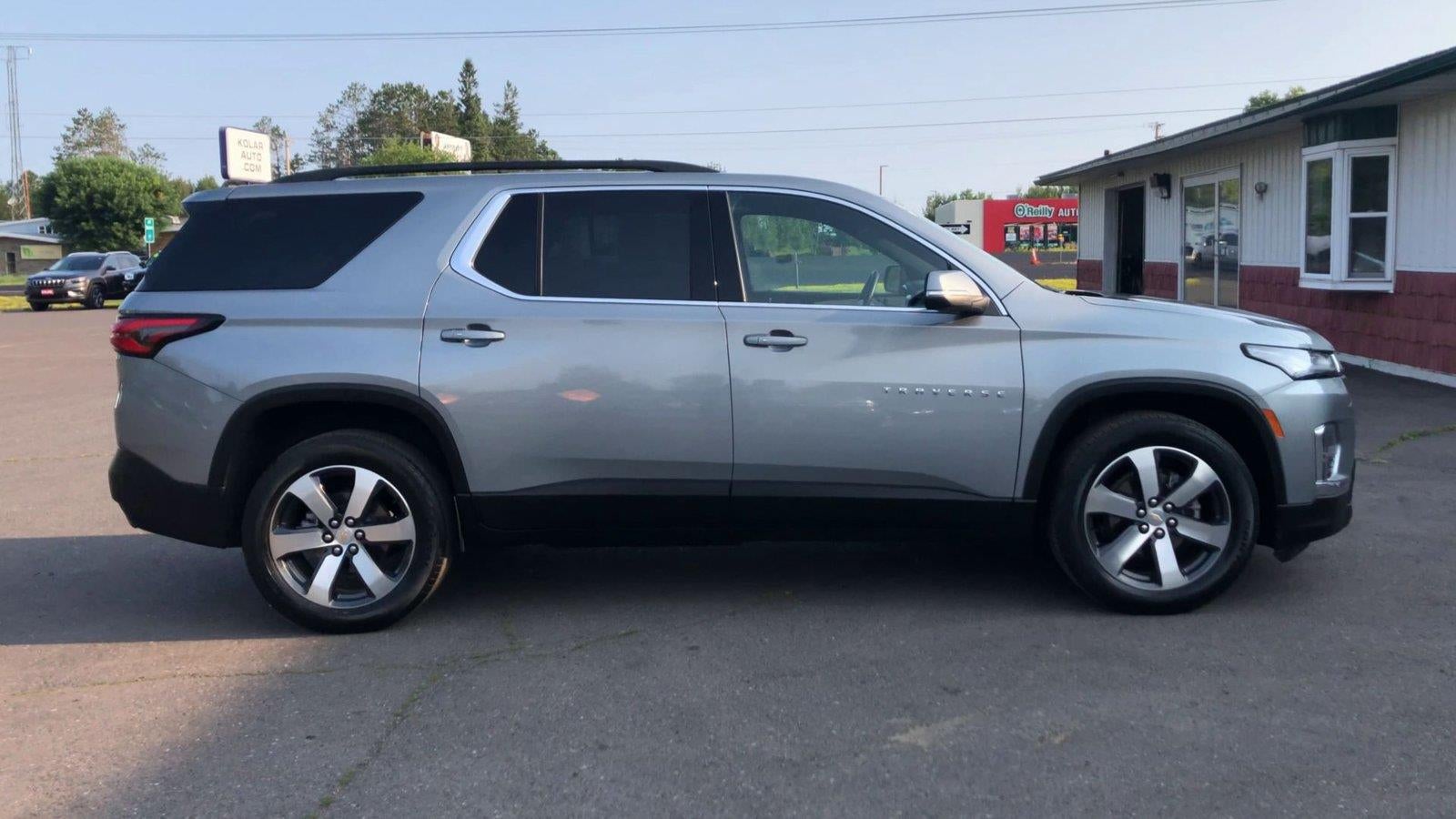2023 Chevrolet Traverse LT Leather