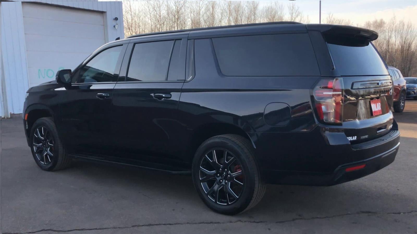 2023 Chevrolet Suburban RST