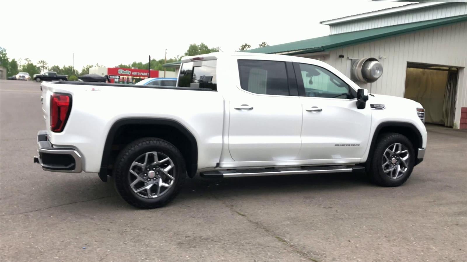 2024 GMC Sierra 1500 SLT