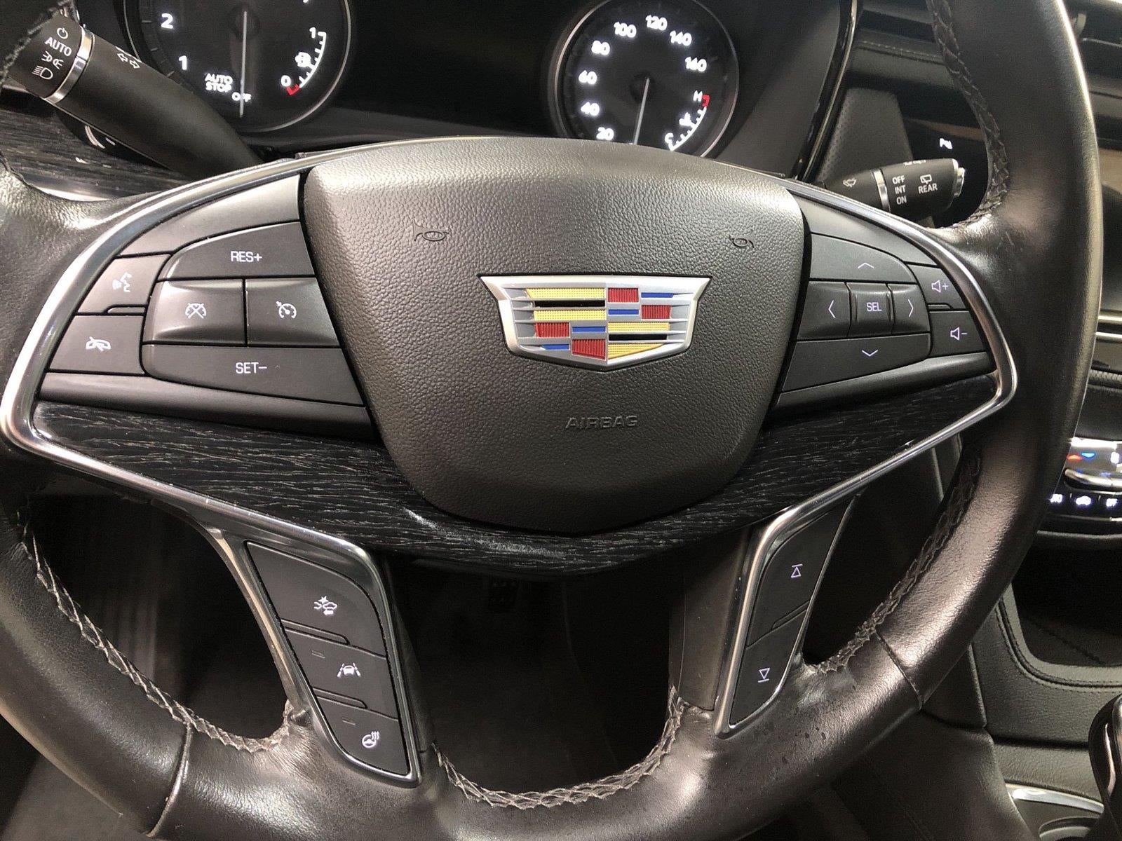 2022 Cadillac XT5 Premium Luxury