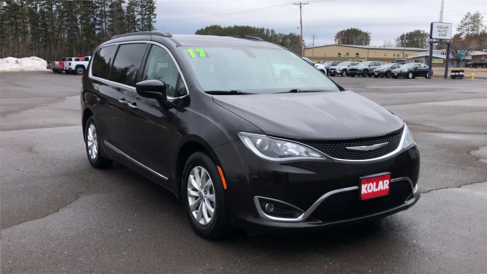 2017 Chrysler Pacifica Touring-L