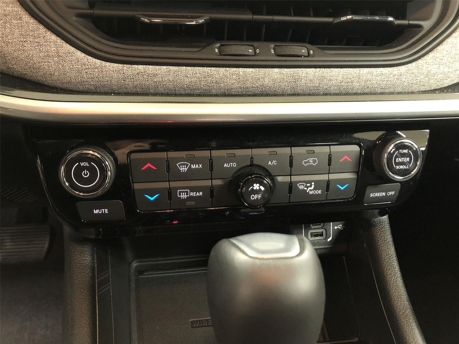 2024 Jeep Compass Latitude Lux FWD
