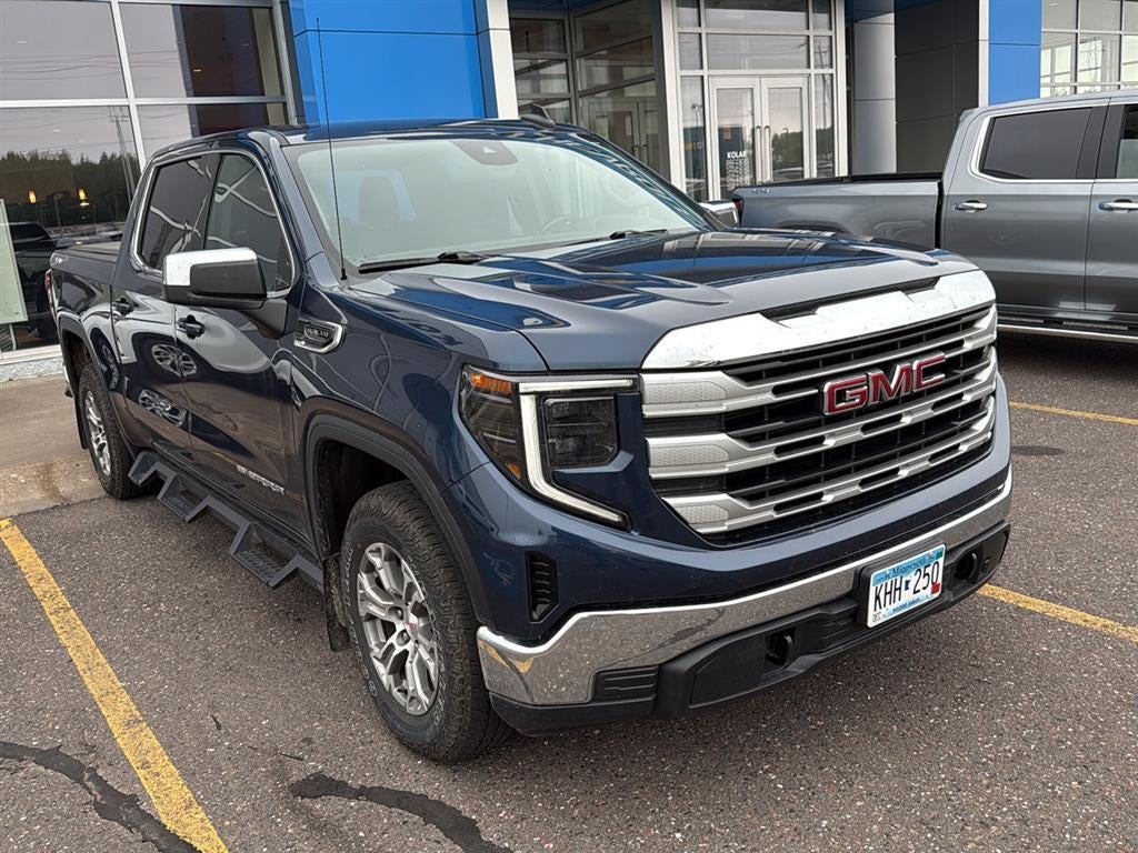 Used 2022 GMC Sierra 1500 SLE with VIN 3GTUUBEDXNG647716 for sale in Hermantown, Minnesota