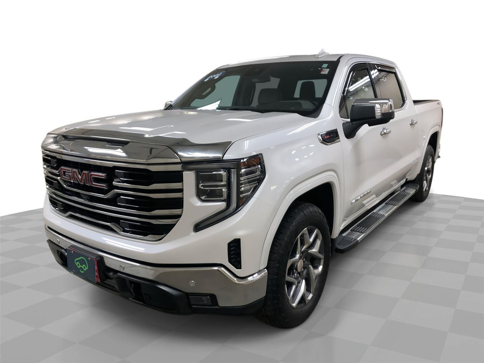 2022 GMC Sierra 4WD Crew Cab Short Box SLT's photo