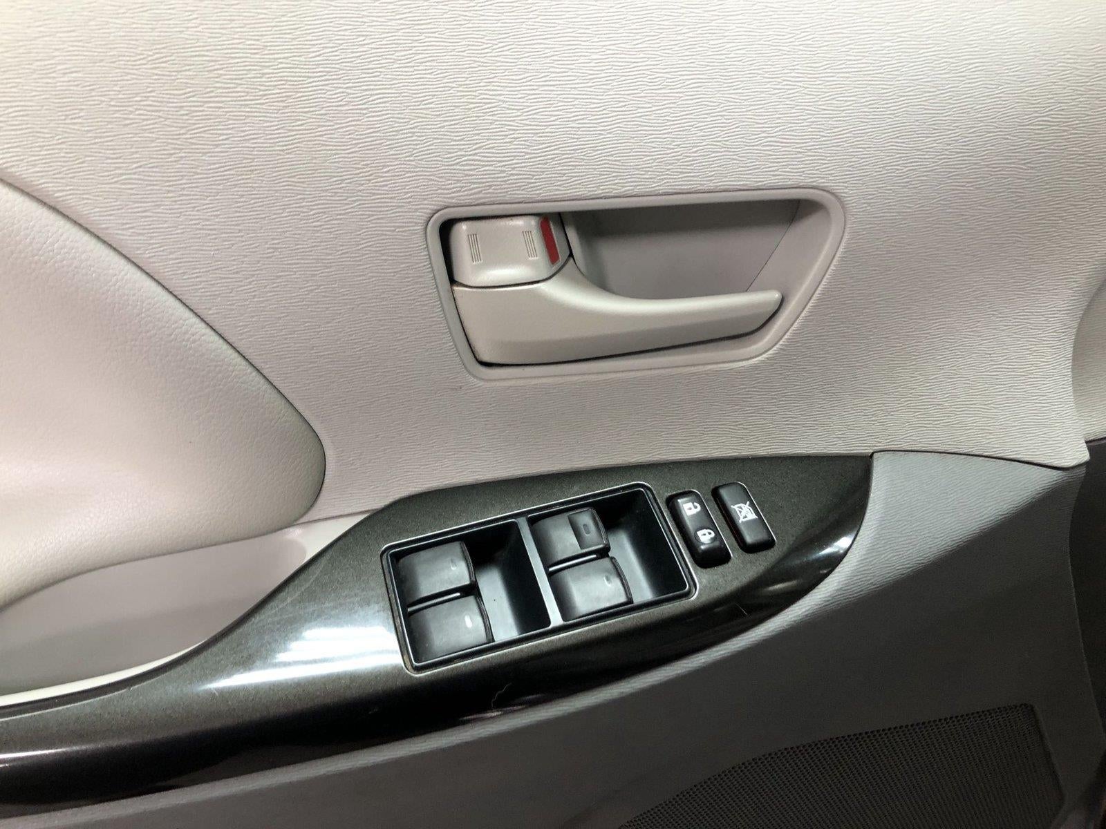 2014 Toyota Sienna LE 7 Passenger