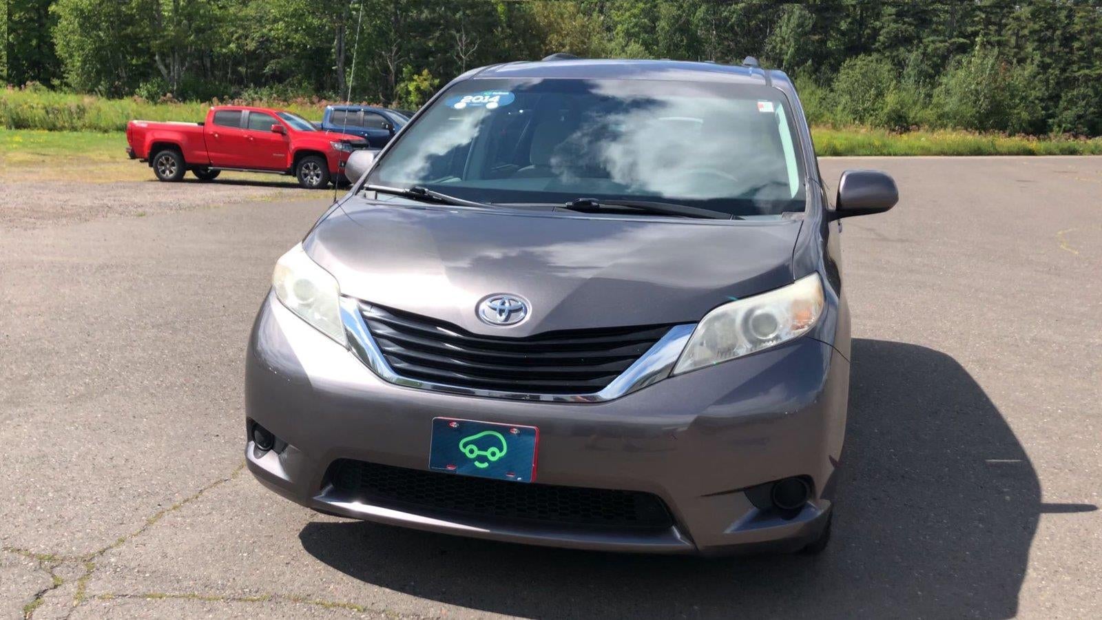 2014 Toyota Sienna LE 7 Passenger