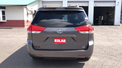 2014 Toyota Sienna LE 7 Passenger