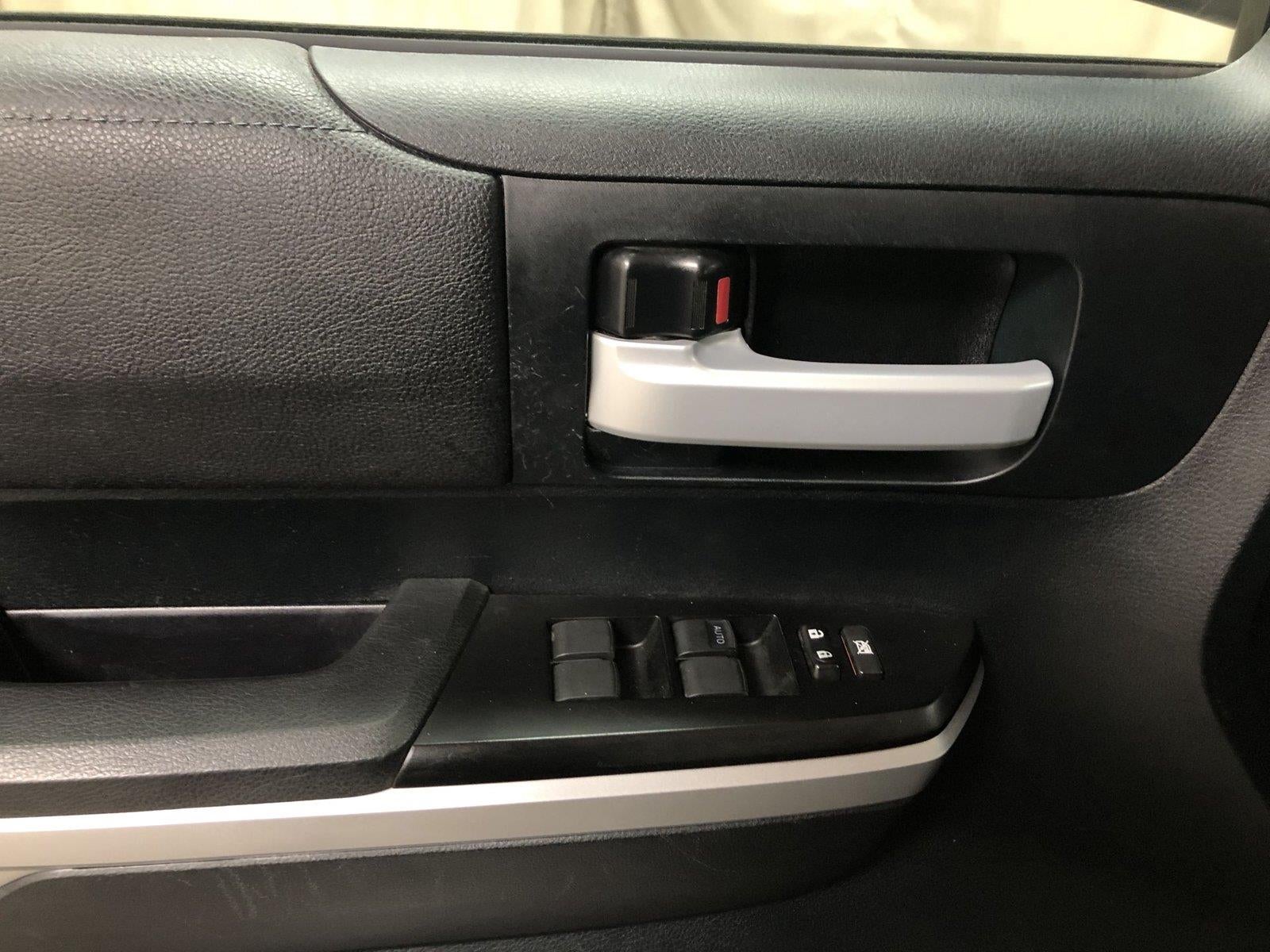 2016 Toyota Tundra SR5 5.7L V8