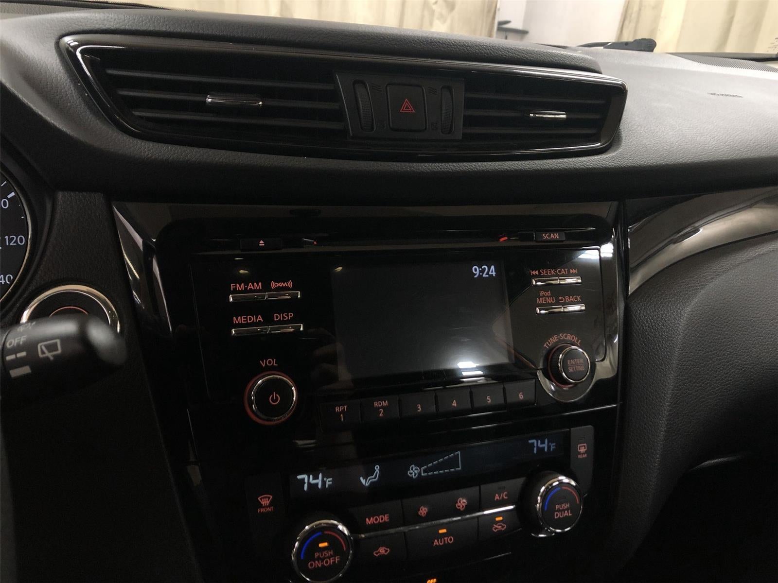 2017 Nissan Rogue Sport SV